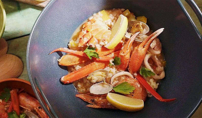 マグロとアボカドのタルタル